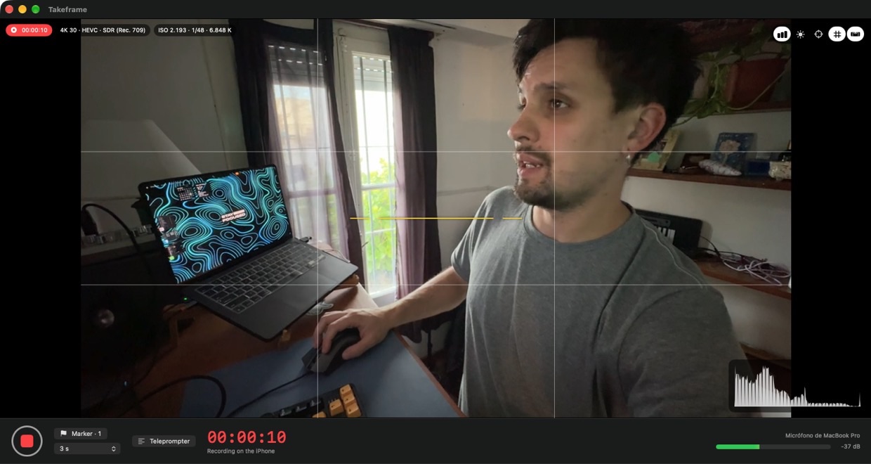 Takeframe for Mac while recording, with the microphone level and a marker